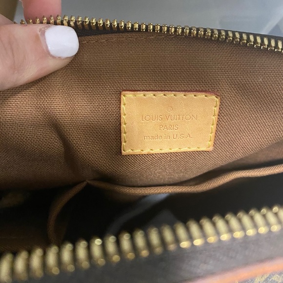 Louis Vuitton bag - Picture 2 of 2